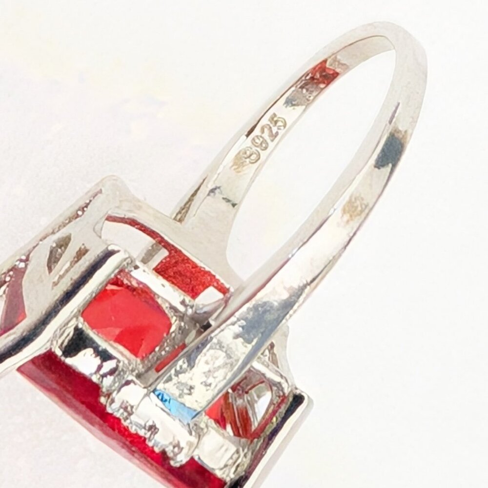 Large red glass statement ring - Picture 10 of 12